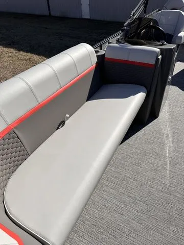 Slide: The Image of Qwest E820 XRE Cruise LT 2023 - 6