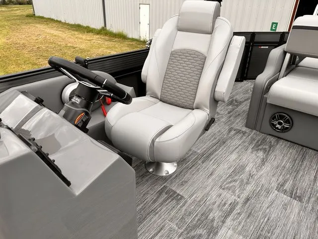 Slide: The Image of Qwest E 822 SPLASH PAD 2024 - 7