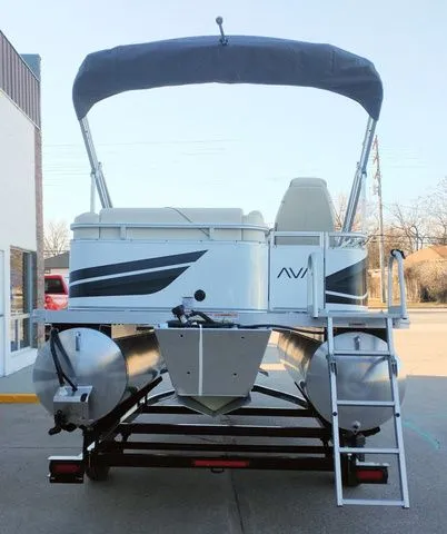Slide: The Image of Avalon 1575 VENTURE CRUISE 2025 - 4