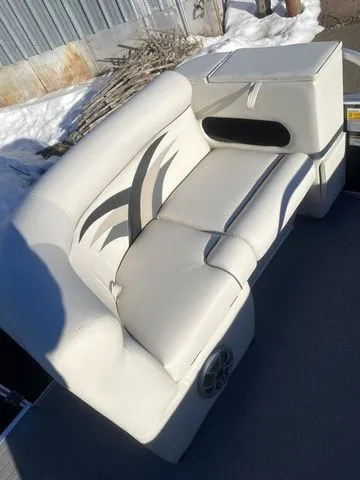 Slide: The Image of PlayCraft Clipper 2300 Tritoon 2023 - 3