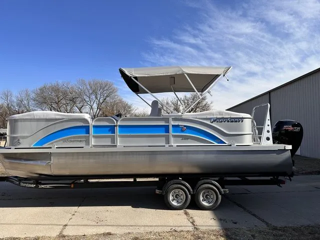 The Image of PlayCraft Infinity 2400 Tritoon 2023 - 1