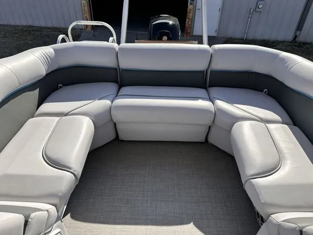 Slide: The Image of PlayCraft Infinity 2400 Tritoon 2023 - 10