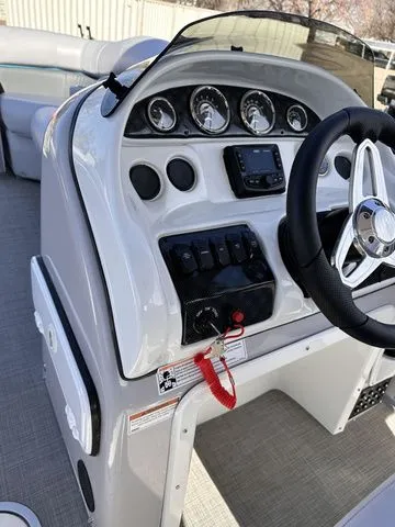 Slide: The Image of PlayCraft Infinity 2400 Tritoon 2023 - 13