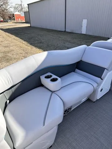 Slide: The Image of PlayCraft Infinity 2400 Tritoon 2023 - 4