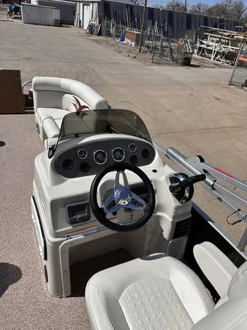 Slide: The Image of PlayCraft SUNFISH 2200 Hybrid 2023 - 7