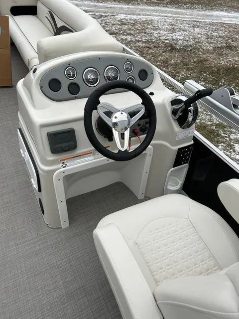 Slide: The Image of PlayCraft 2400 Clipper 2023 - 3