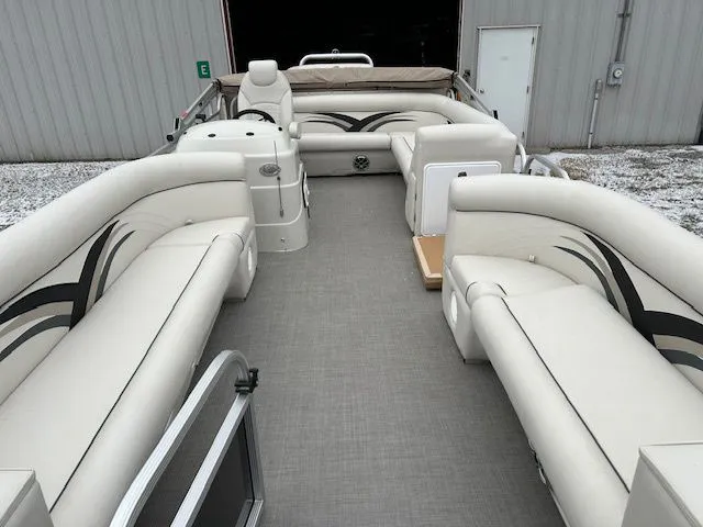 Slide: The Image of PlayCraft 2400 Clipper 2023 - 4