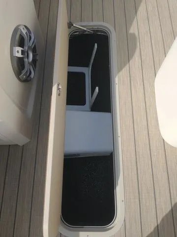 Slide: The Image of Avalon Catalina Versatile Rear Bench 2023 - 14