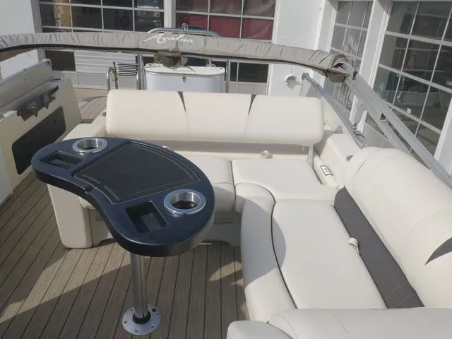 Slide: The Image of Avalon Catalina Versatile Rear Bench 2023 - 15