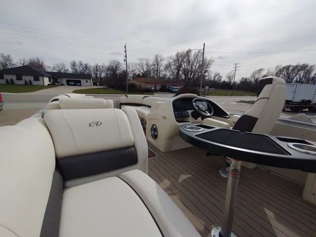Slide: The Image of Avalon Catalina Versatile Rear Bench 2023 - 17