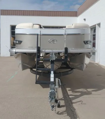 Slide: The Image of Avalon Catalina Versatile Rear Bench 2023 - 2