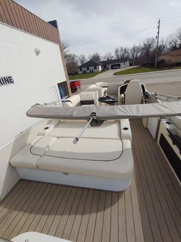 Slide: The Image of Avalon Catalina Versatile Rear Bench 2023 - 22