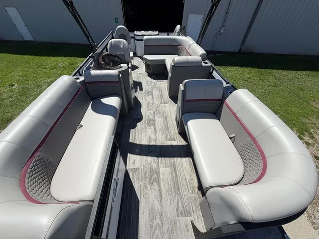 Slide: The Image of Apex Marine Edge 820 XRE Cruise 2022 - 4