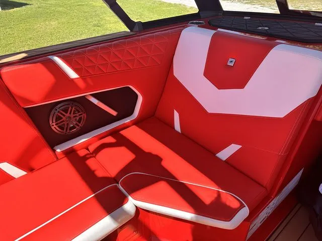 Slide: The Image of Nautique Super Air Nautique GS22 2024 - 12