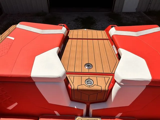 Slide: The Image of Nautique Super Air Nautique GS22 2024 - 18