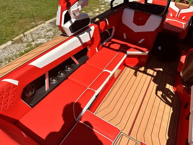 Slide: The Image of Nautique Super Air Nautique GS22 2024 - 8
