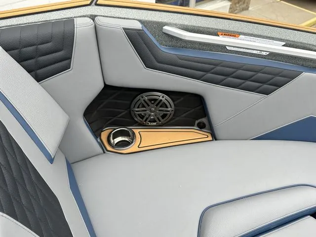 Slide: The Image of Nautique Super Air Nautique S21 2024 - 12