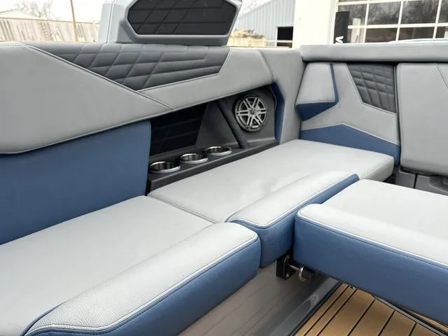 Slide: The Image of Nautique Super Air Nautique S21 2024 - 15