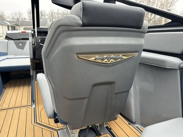 Slide: The Image of Nautique Super Air Nautique S21 2024 - 18