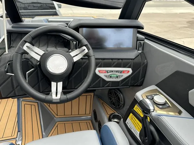Slide: The Image of Nautique Super Air Nautique S21 2024 - 19