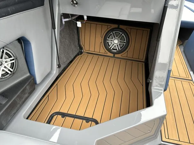 Slide: The Image of Nautique Super Air Nautique S21 2024 - 20