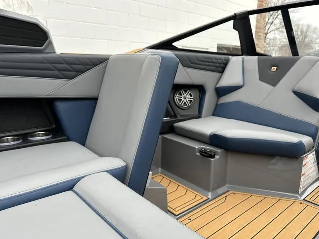 Slide: The Image of Nautique Super Air Nautique S21 2024 - 21