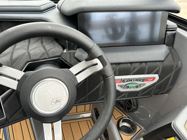 Slide: The Image of Nautique Super Air Nautique S21 2024 - 22