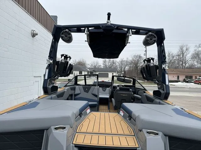 Slide: The Image of Nautique Super Air Nautique S21 2024 - 6