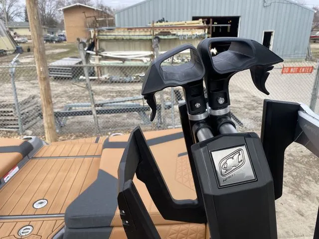 Slide: The Image of Nautique GS 20 2024 - 12