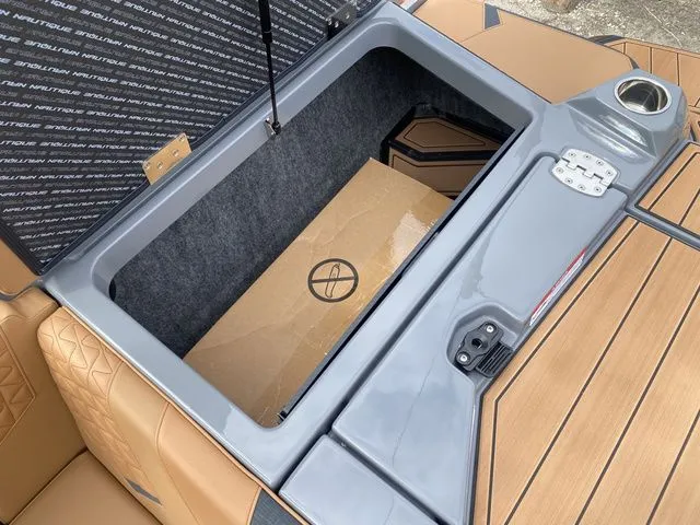 Slide: The Image of Nautique GS 20 2024 - 14