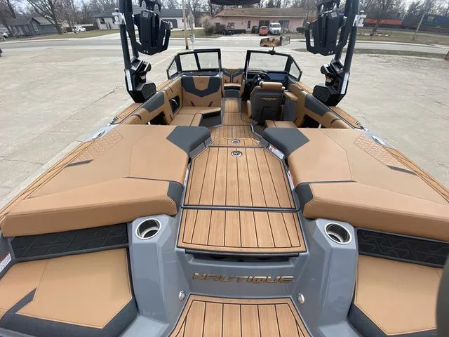 Slide: The Image of Nautique GS 20 2024 - 18