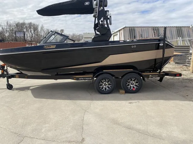 Slide: The Image of Nautique GS 20 2024 - 3