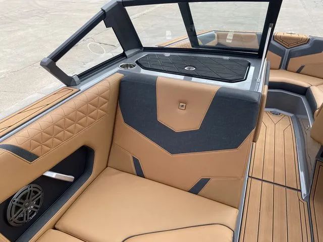 Slide: The Image of Nautique GS 20 2024 - 9