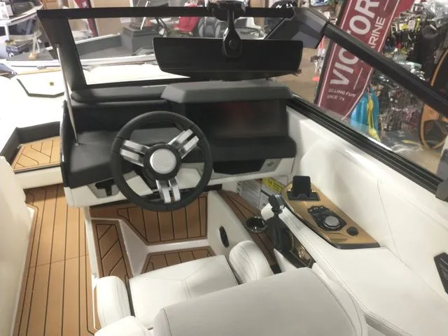 Slide: The Image of Nautique Super Air G21 2025 - 4