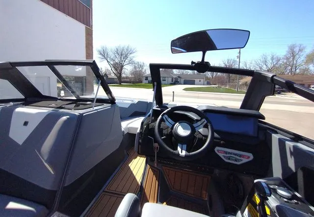 Slide: The Image of Nautique SUPER AIR S23 2025 - 10
