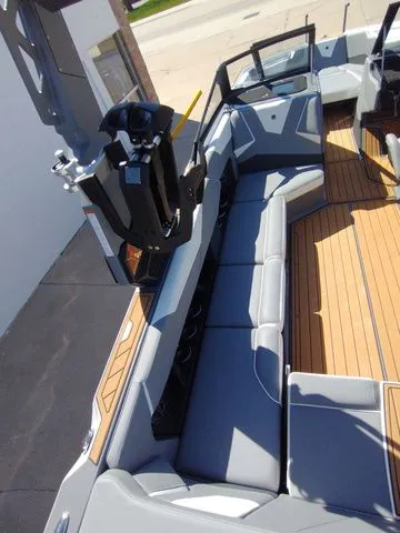 Slide: The Image of Nautique SUPER AIR S23 2025 - 18