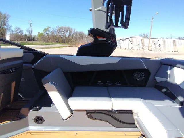 Slide: The Image of Nautique SUPER AIR S23 2025 - 20