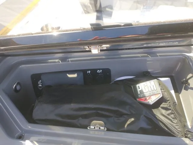 Slide: The Image of Nautique SUPER AIR S23 2025 - 22
