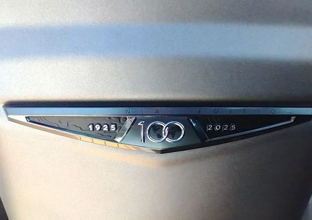 Slide: The Image of Nautique SUPER AIR S23 2025 - 25