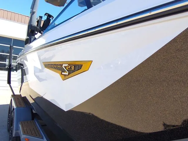Slide: The Image of Nautique SUPER AIR S23 2025 - 5