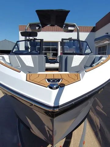 Slide: The Image of Nautique SUPER AIR S23 2025 - 7