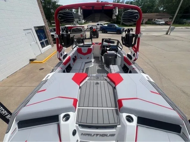 Slide: The Image of Nautique Super Air Nautique GS20 2025 - 15