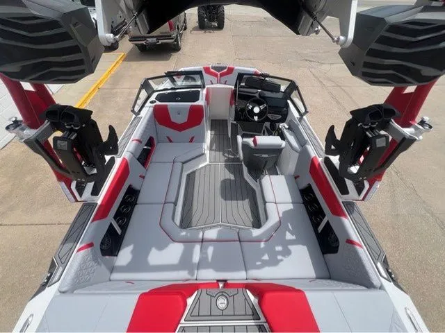 Slide: The Image of Nautique Super Air Nautique GS20 2025 - 18