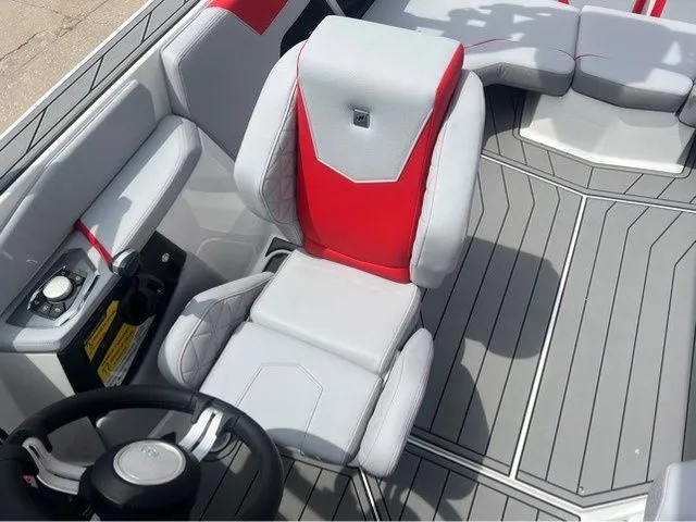 Slide: The Image of Nautique Super Air Nautique GS20 2025 - 21