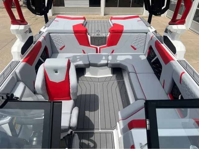 Slide: The Image of Nautique Super Air Nautique GS20 2025 - 23