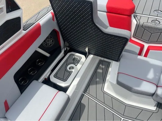 Slide: The Image of Nautique Super Air Nautique GS20 2025 - 25