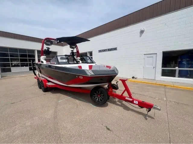Slide: The Image of Nautique Super Air Nautique GS20 2025 - 4