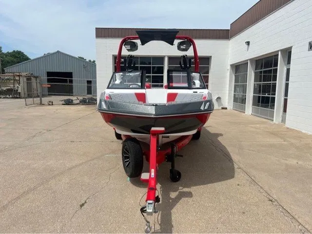 Slide: The Image of Nautique Super Air Nautique GS20 2025 - 6