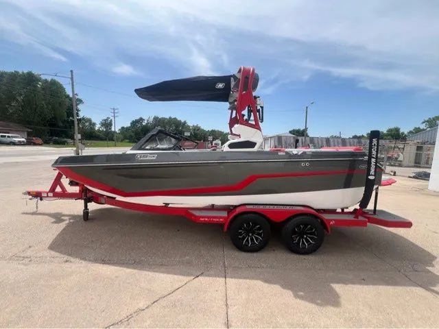 Slide: The Image of Nautique Super Air Nautique GS20 2025 - 9