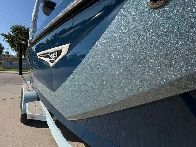 Slide: The Image of Nautique Super Air S21 2026 - 12